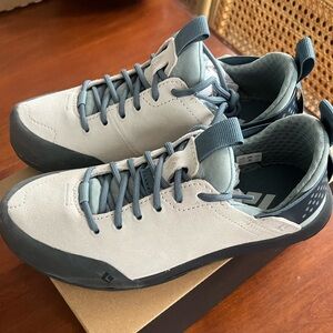 Black Diamond Women's Gray and Black Athletic Shoes